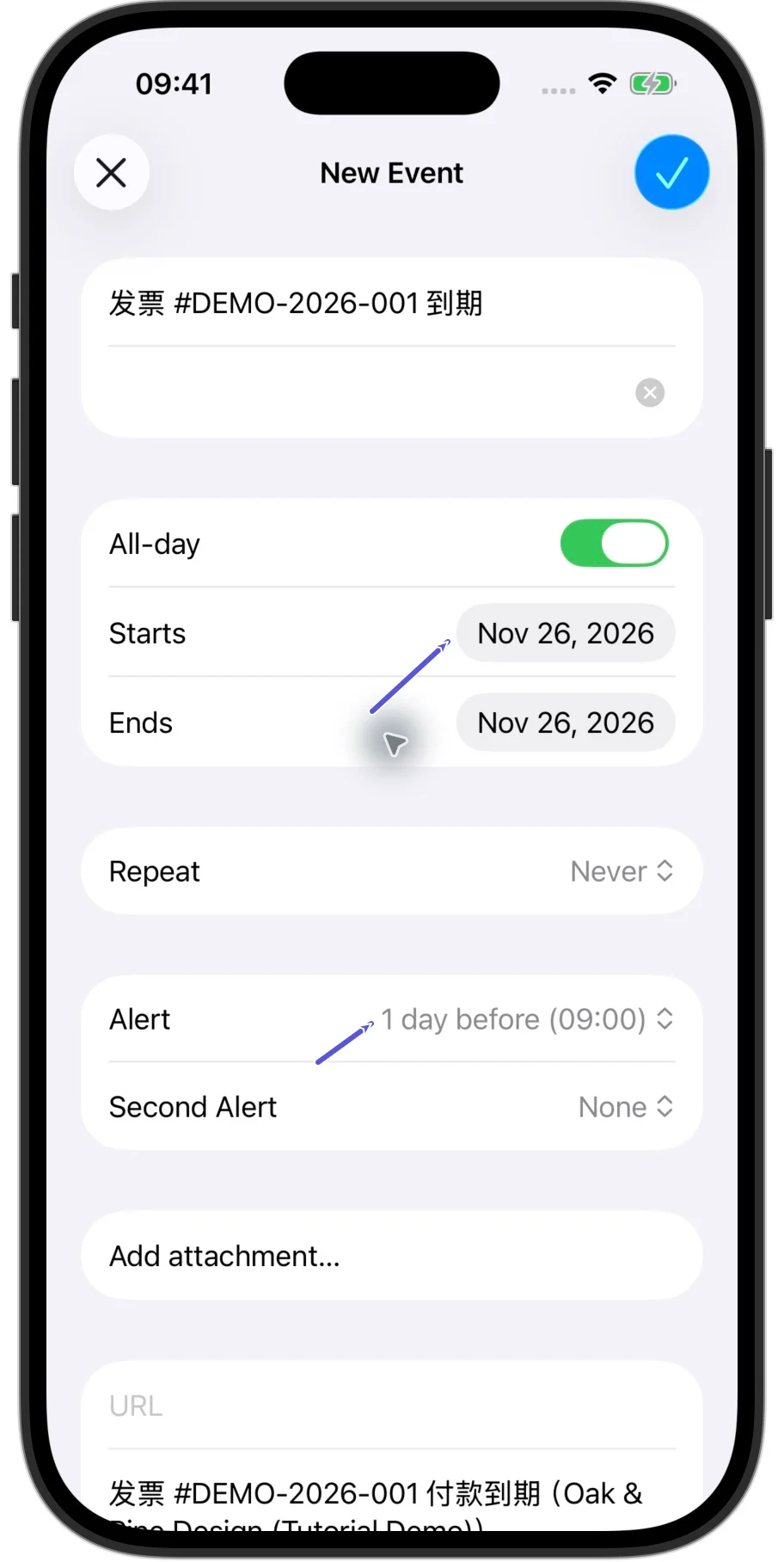 Skrin penuh New Event kalendar sistem yang dibuka daripada Pocket Invoice App untuk invois DEMO-2026-001, memaparkan 26 November 2026, All-day dan peringatan sehari sebelumnya pada pukul 09:00; anak panah menunjuk ke tarikh dan masa peringatan, dengan kawalan tutup dan simpan di bahagian atas