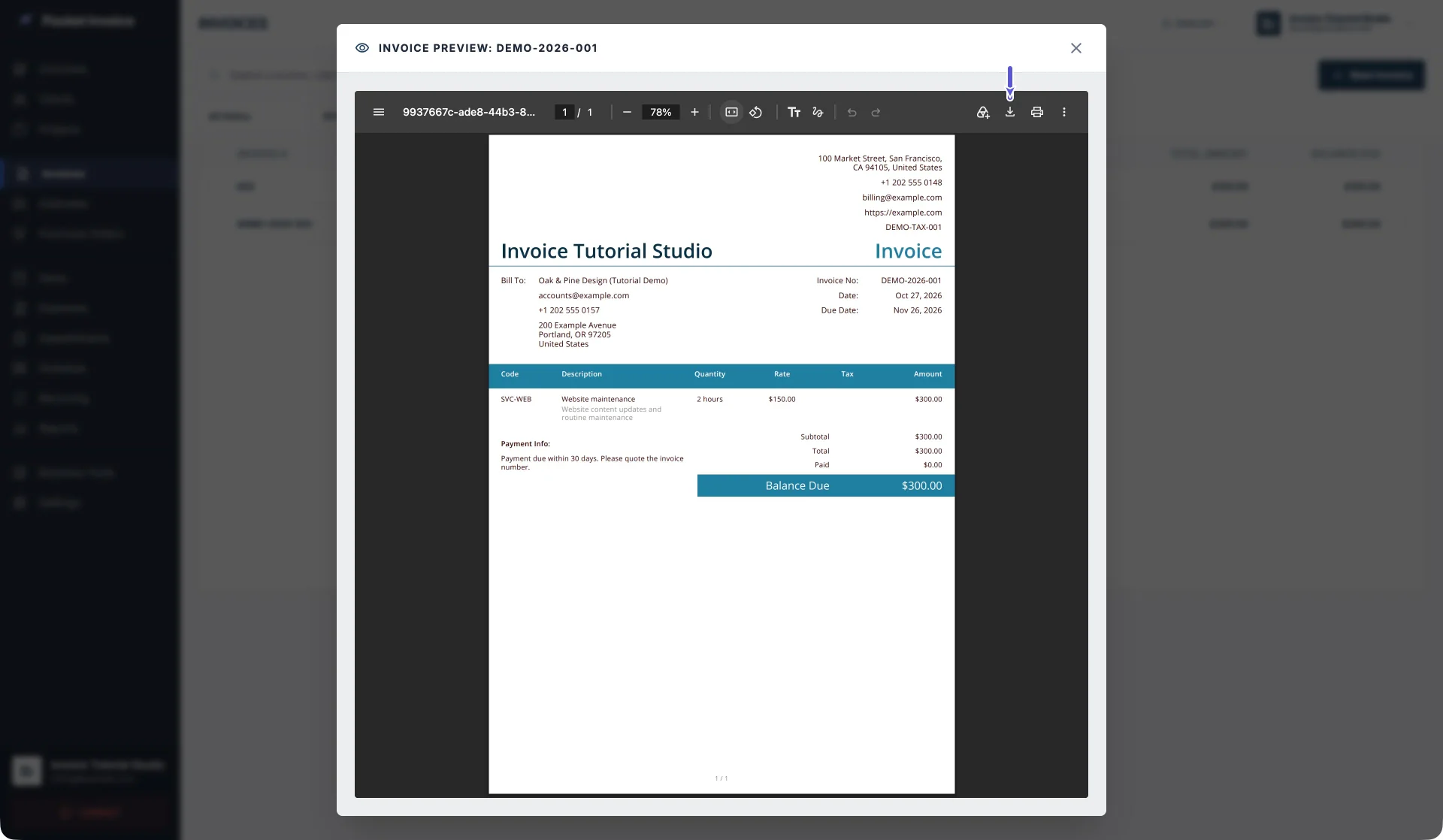 Pratonton PDF penuh pada Pocket Invoice Web, dengan seluruh invois dan pengaki, maklumat syarikat dan pelanggan, item Website maintenance, jumlah 300, amaun dibayar 0 dan baki 300; anak panah menunjuk ke Download pada bar alat PDF, bersebelahan Print