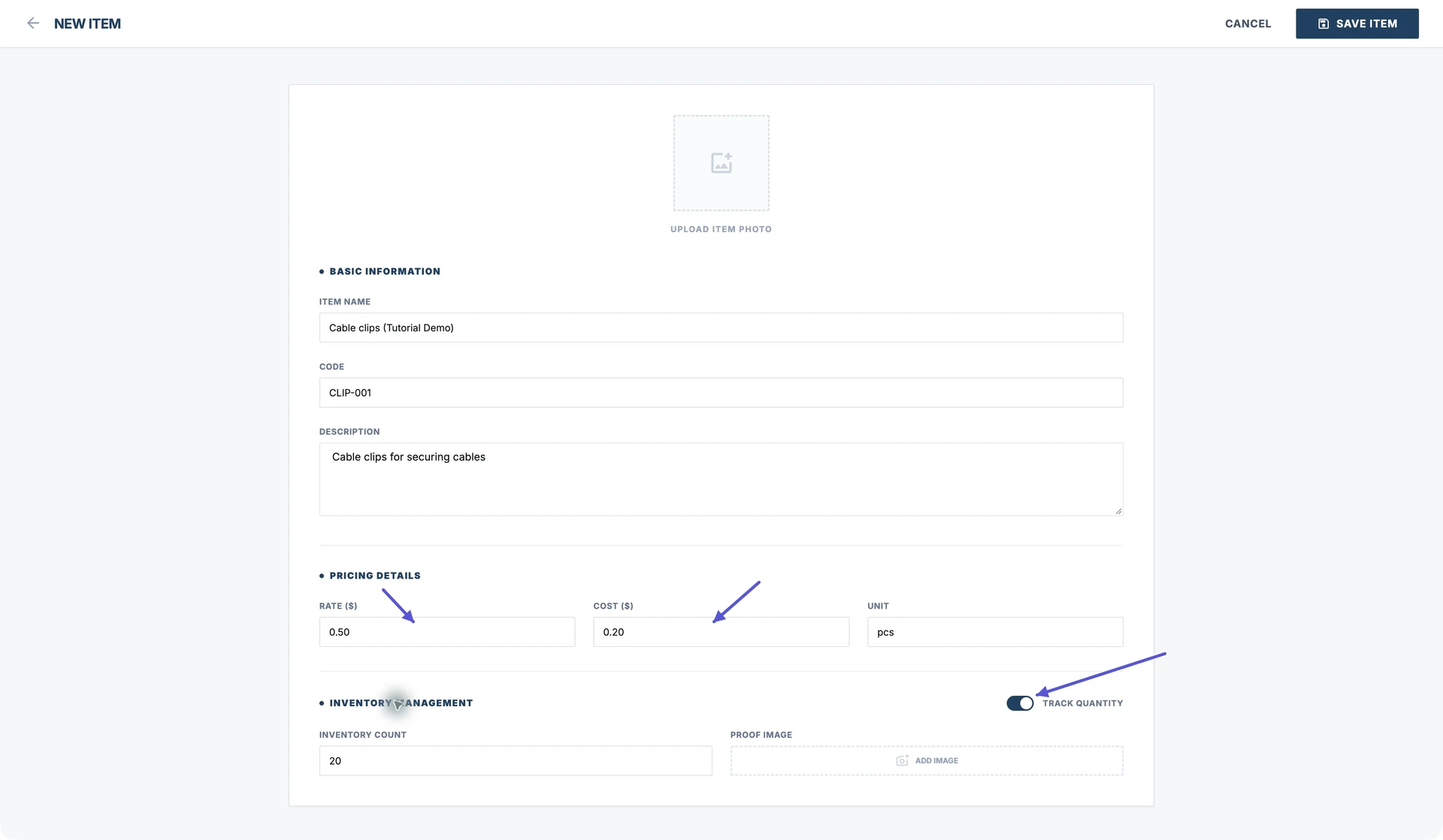 Paparan penuh penciptaan item Pocket Invoice Web; anak panah menunjuk ke Rate, Cost dan Track Quantity