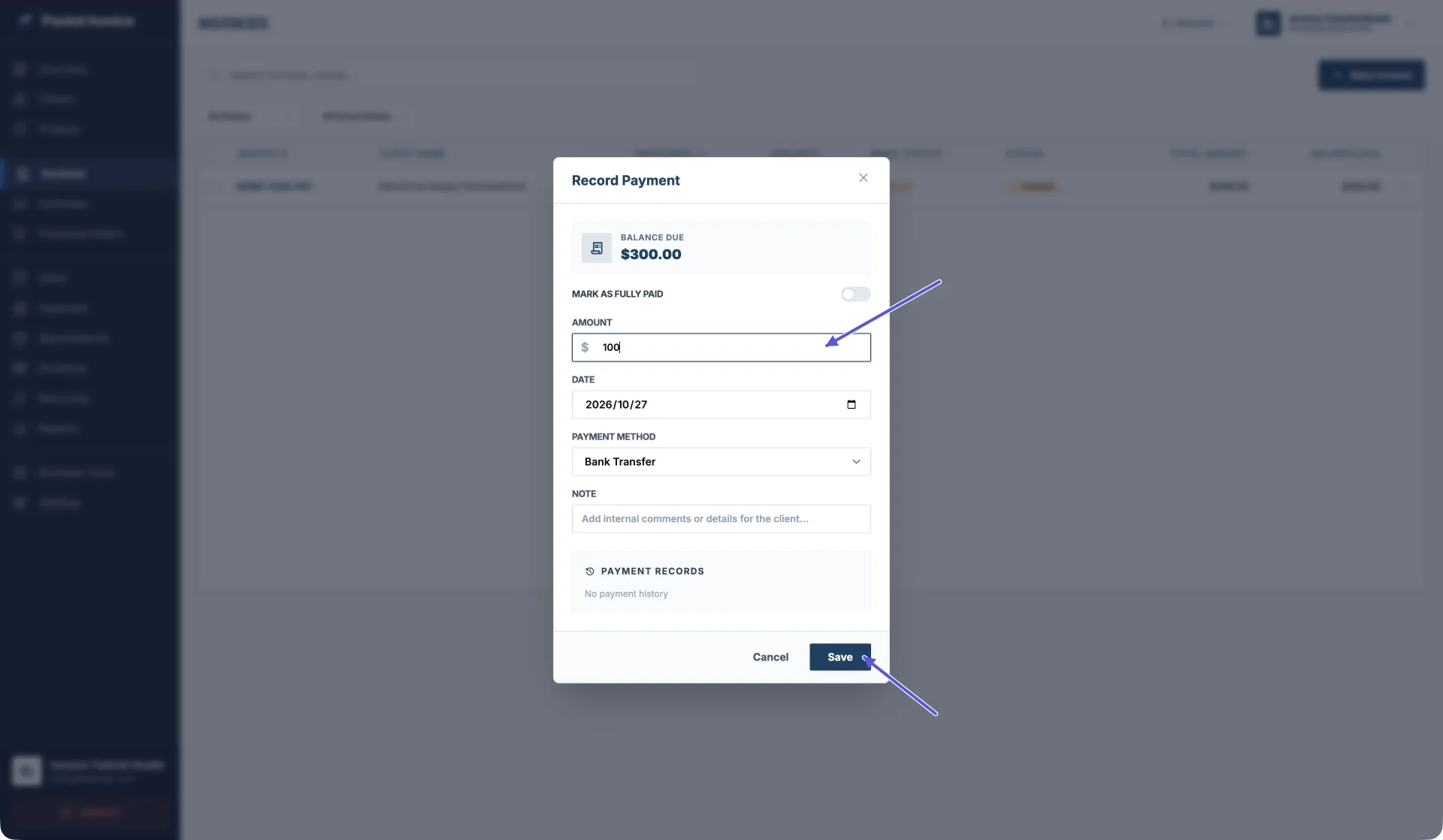 Paparan penuh borang bayaran Pocket Invoice Web, dengan 100 dimasukkan tetapi rekod bayarannya belum disimpan; anak panah menunjuk ke Amount dan Save